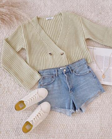 shoes,sweater,jewels,shorts