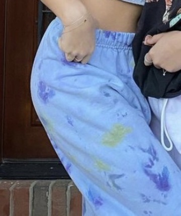 pants,Maddie ziegler,sweatpants,tie dye,blue