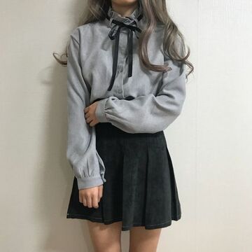 top,shirt,office outfits,job outfit,casual,grey,cute,skirt,bow
