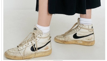 shoes,nike,nike shoes,nikes,trendy,vintage,indie,instagram,grunge,hipster,jk,white sneakers,sneakers,old school,classic,classy,nike sneakers,cute,retro,tumblr,clothes