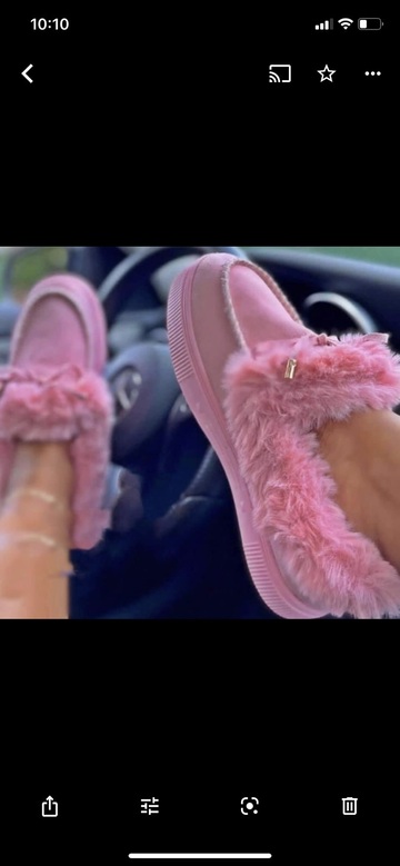 shoes,pink,fall accessories,fuzzy boots,slippers