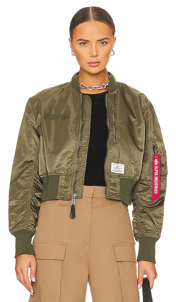 ALPHA INDUSTRIES L-2b Cropped Flight Jacket in Army in green