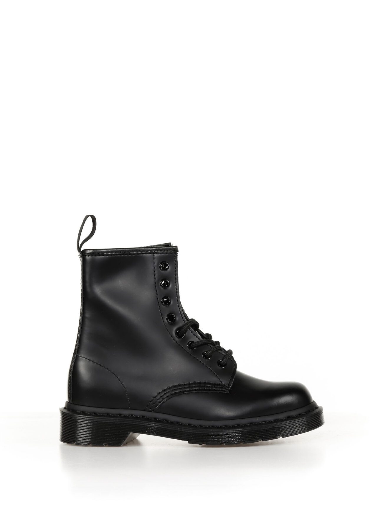 Dr. Martens Total Black Ankle Boots in nero