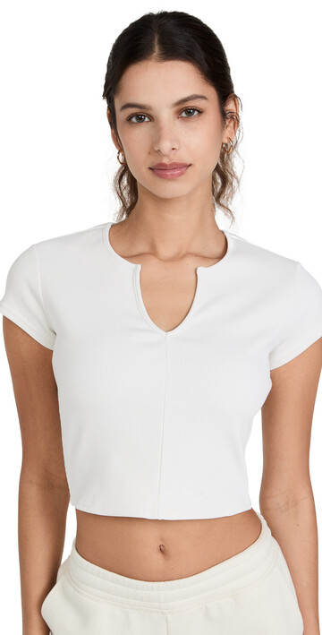 Alo Yoga Ribbed Cropped Savvy Short Sleeve Tee in ivory