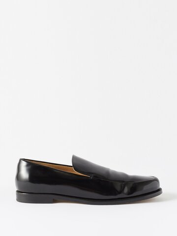khaite - alessio patent-leather loafers - womens - black