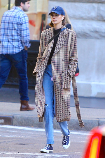 coat,kaia gerber,model off-duty,streetstyle,fall outfits,casual