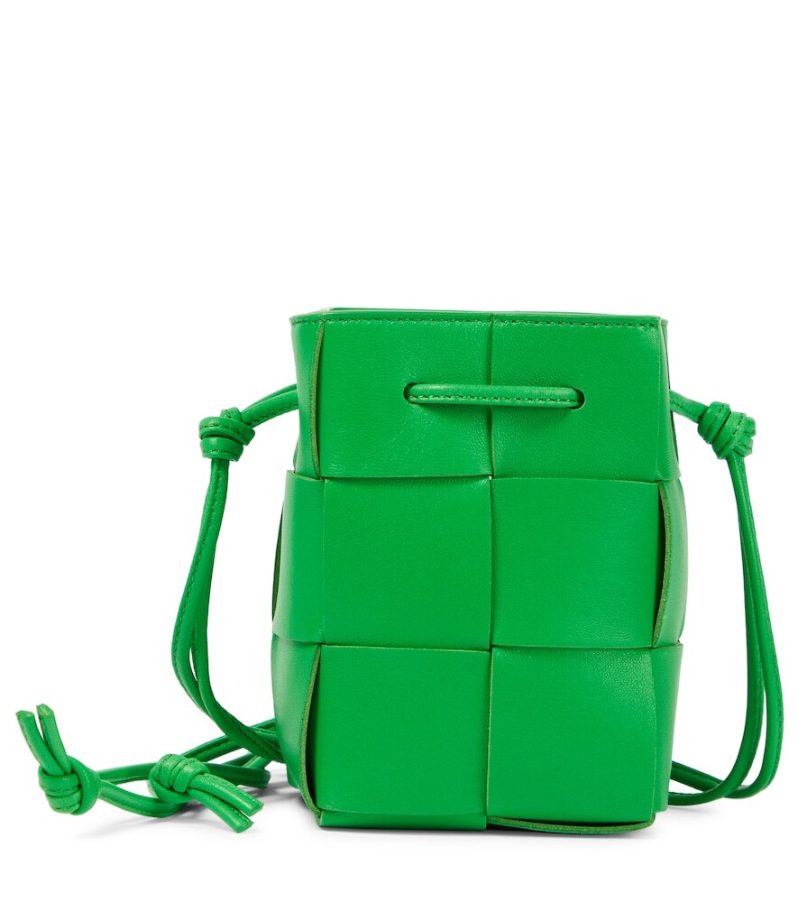 Bottega Veneta Cassette Mini leather bucket bag in green