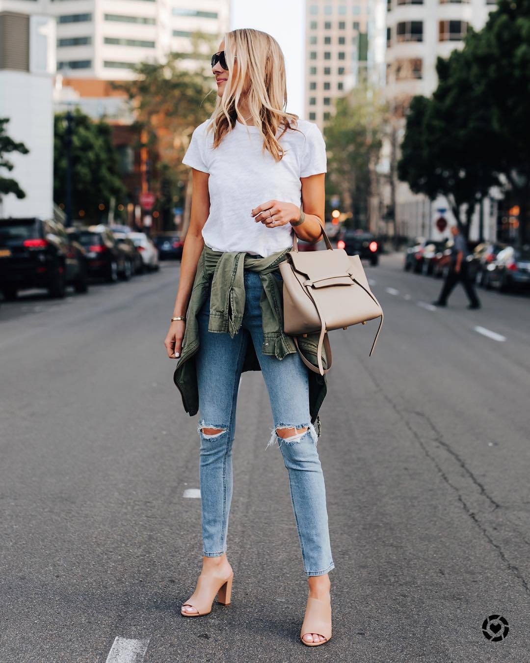 jeans, skinny jeans, ripped jeans, jacket, sandals, white t-shirt, bag ...