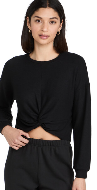 Beyond Yoga Twist It Fate Cropped Pullover in black