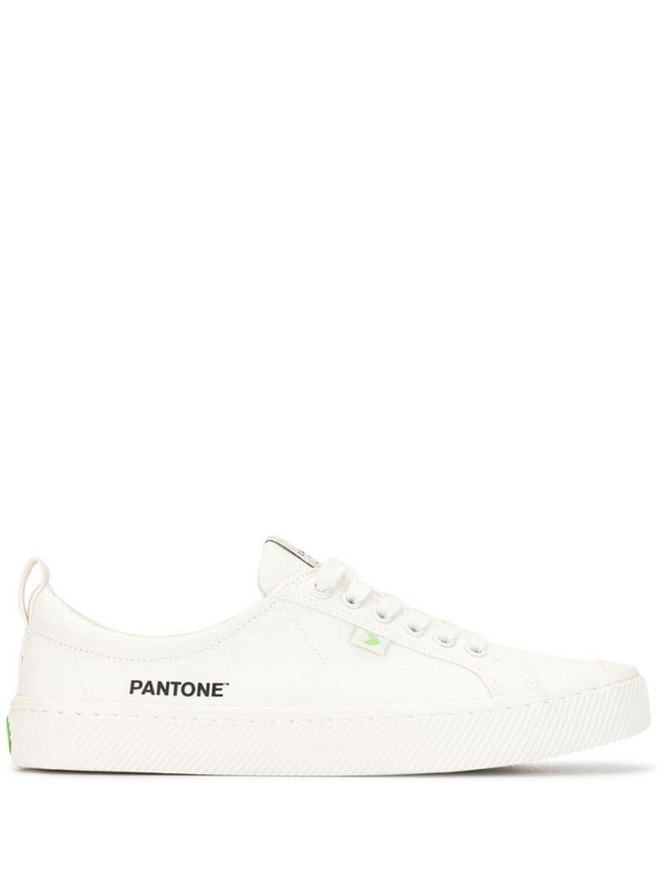 Cariuma Pantone sneakers in white