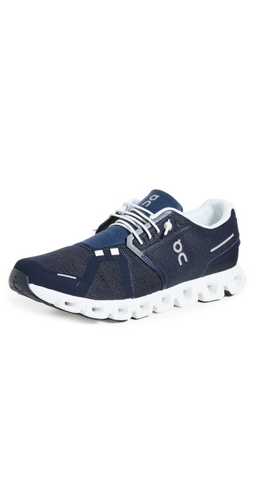 On Cloud 5 Sneakers in midnight / white