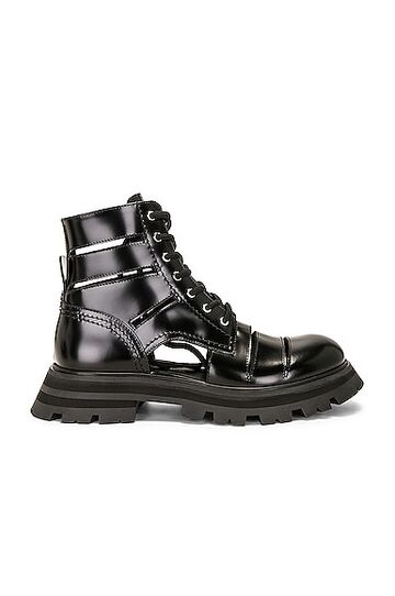 alexander mcqueen leather boot in black