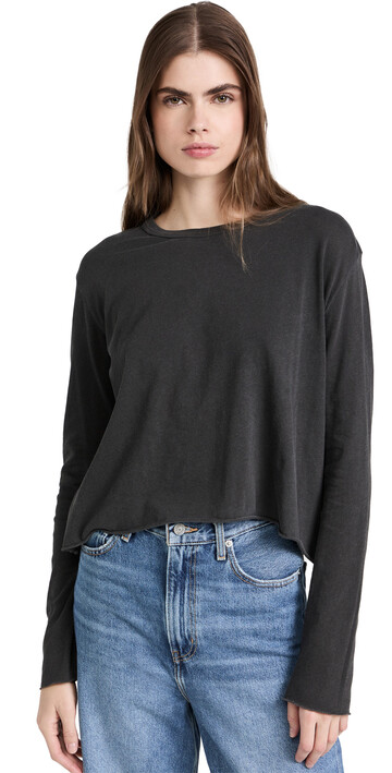 THE GREAT. THE GREAT. Long Sleeve Crop Tee in black