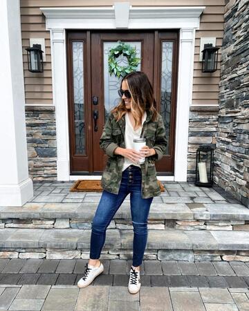 mrscasual,blogger,tank top,jacket,jeans,shoes
