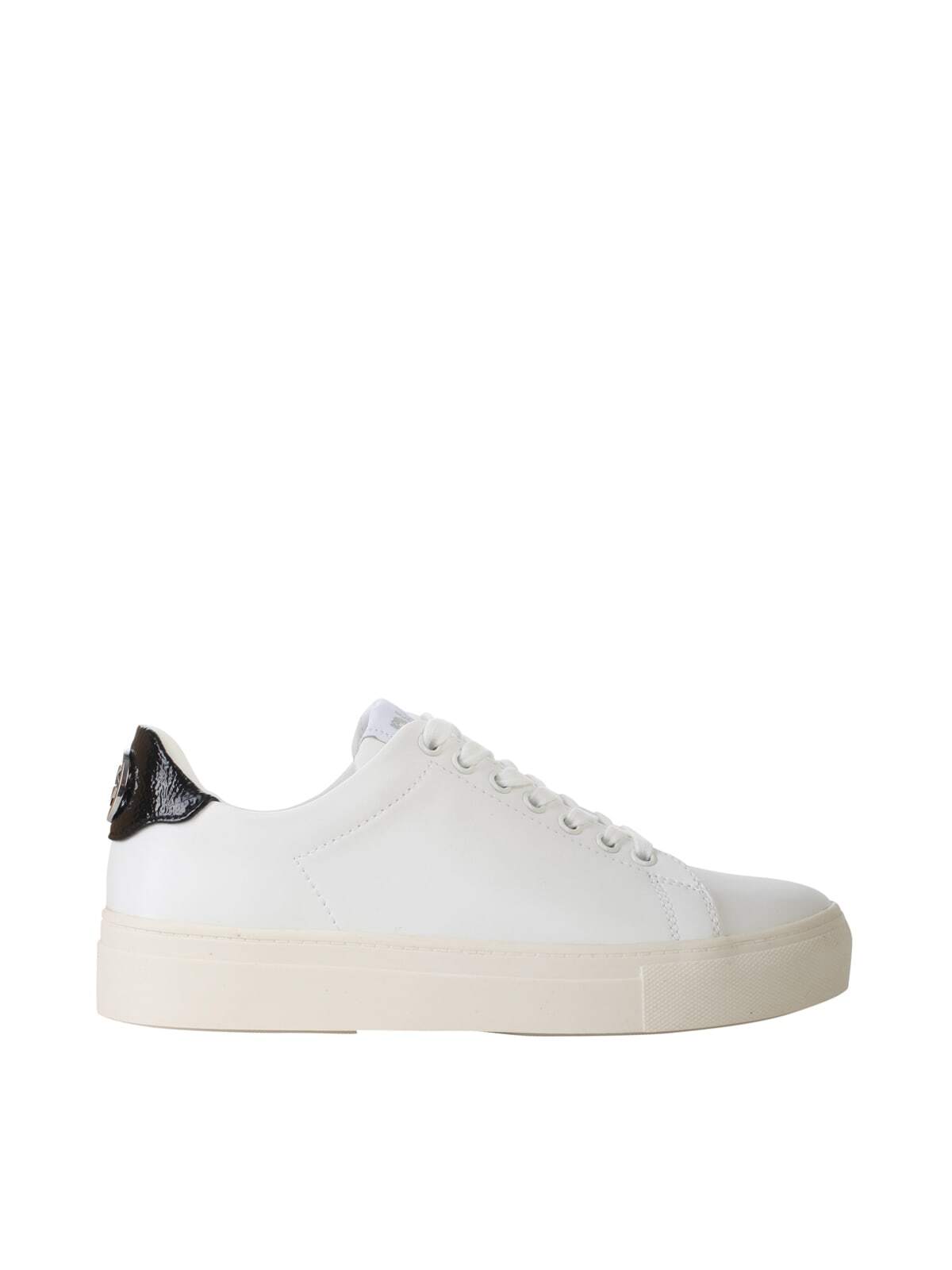 DKNY Tumbled Leather Grainy Patent Pu Chambers Lace Up Sneaker 35mm in black / white