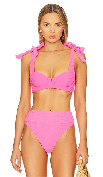 beach riot blair bikini top in pink