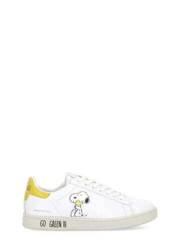 M.O.A. master of arts Moaconcept X Peanuts: Snoopy Gallery Sneakers in bianco