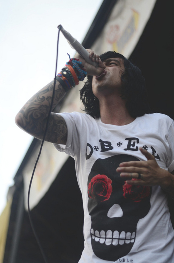 shirt clothes metal flowers floral scull sculls black and white singer kellin quinn tumblr obey 