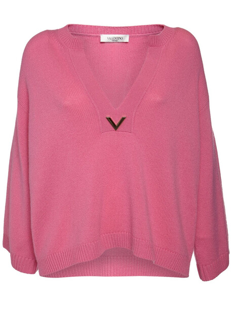 VALENTINO Metal Logo Cashmere Knit Sweater in pink