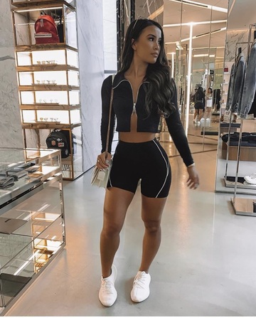 shorts,short,sportswear,sporty,sports shorts,black,black and white,spandex,athletic,cut off shorts,cute,cute outfits,outfit idea,outfit,sneakers,yeezy,nike,adidas,underwear
