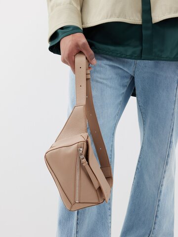loewe - puzzle edge mini leather cross-body bag - mens - beige