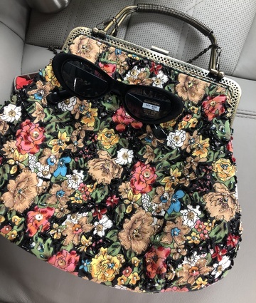 bag,black,purse,multicolored flowers,beaded,shoulder bag,vintage,metal clamp