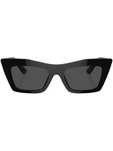 dolce & gabbana eyewear tinted cat-eye sunglasses - black