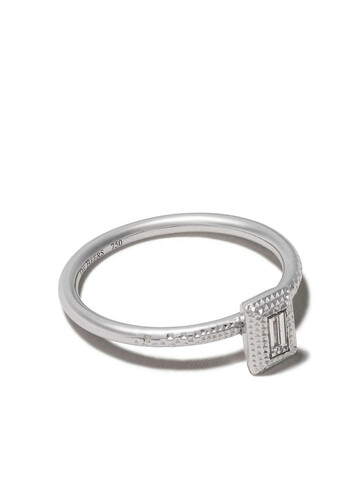 De Beers 18kt white gold Talisman diamond baguette cut diamond ring