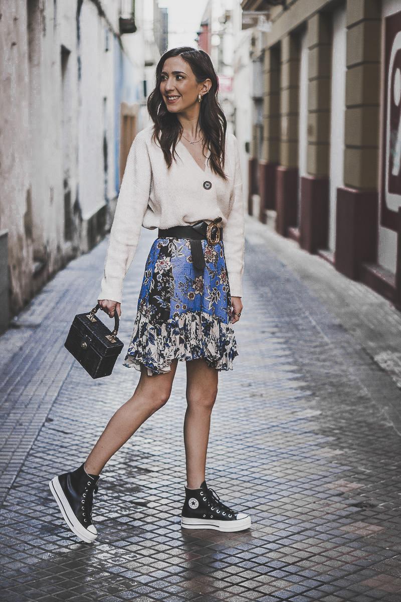 skirt and converse outfit