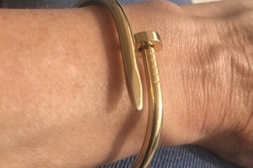 jewels,gold bracelet