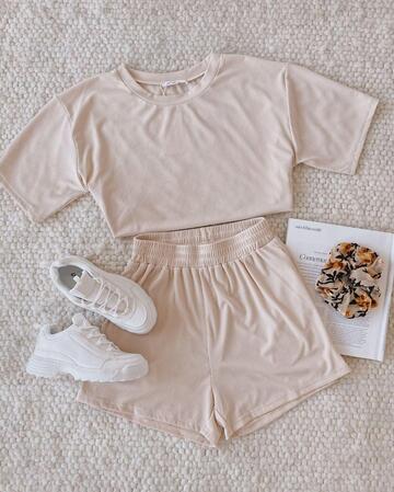 shoes,shorts,top