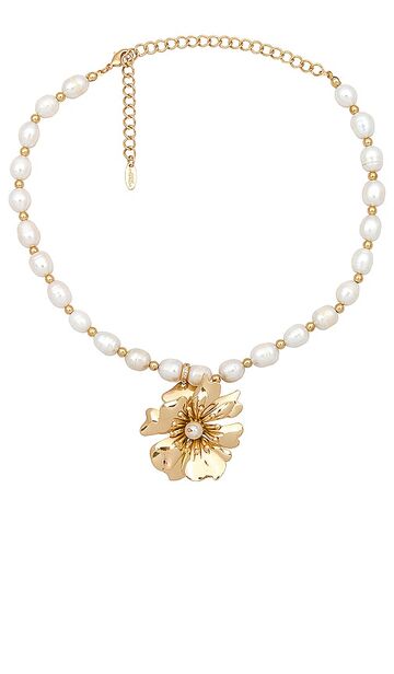 ettika pearl and flower necklace in metallic gold