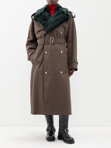 burberry - kennington faux-fur collar gabardine trench coat - womens - khaki