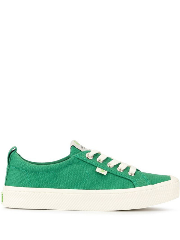 Cariuma OCA Low Green Canvas Sneaker