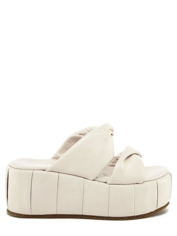 THEMOIRÈ 85mm Lyra Faux Leather Wedges in white