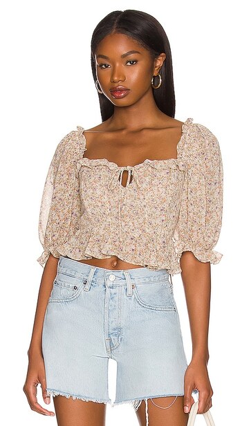 ASTR the Label Half Sleeve Back Cut Out Top in Beige in taupe / multi