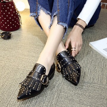 shoes,buckles,flats,black,rivets,pointed toe,campus