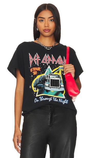 chaser def leppard on through the night tee in black
