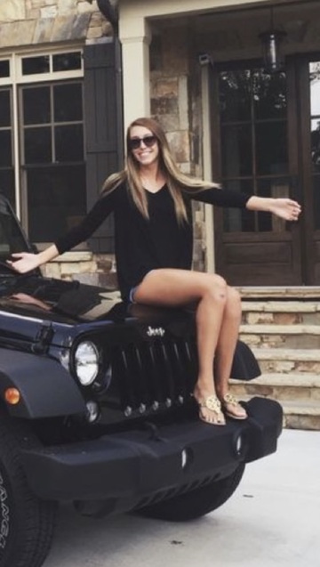 shoes,gold,cute,sandals,slippers,jeep,cute outfits