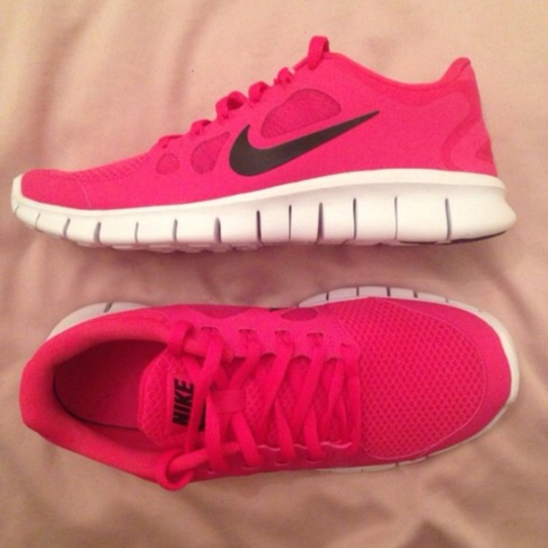 hot pink shoes nike
