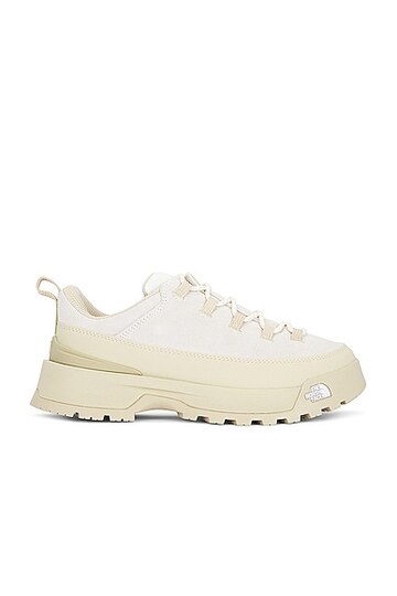 the north face glenclyffe urban low sneaker in cream in white