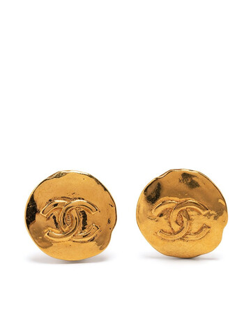 chanel pre-owned 1993 cc round clip-on earrings - gold