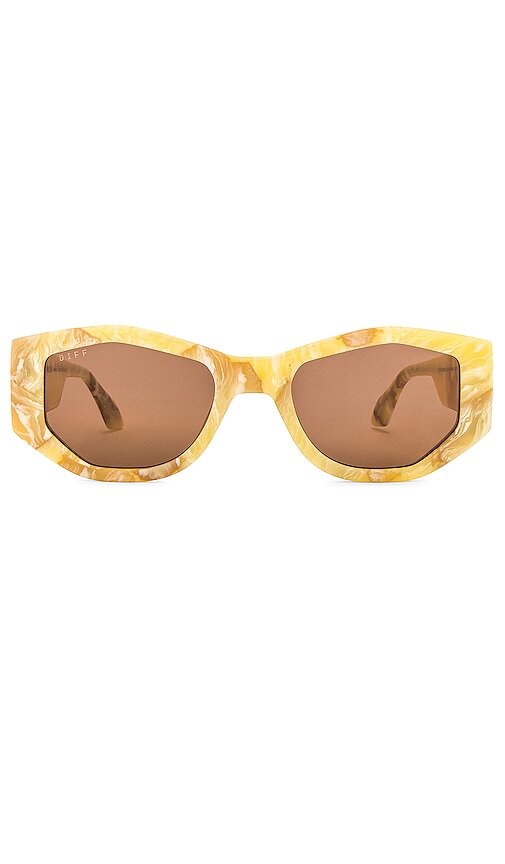 DIFF EYEWEAR Zoe Sunglasses in Cream in brown