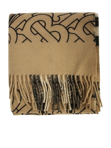 Cashmere Scarf By Burberry: A Simple But Essential Accessory For The Cold Season in beige
