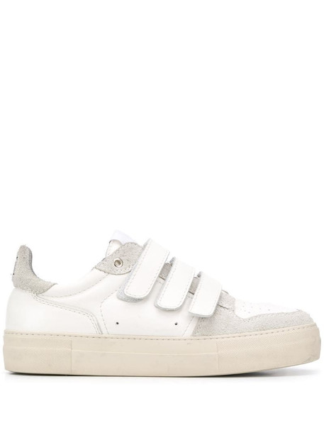AMI Paris leather low top sneakers in white
