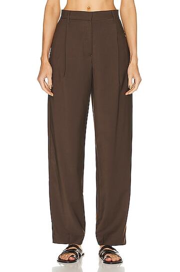 matteau relaxed tailored pleat trouser in brown