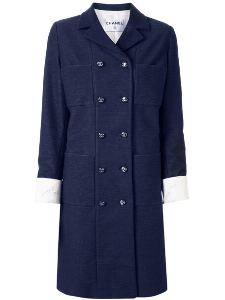 Chanel Pre-Owned slim-fit double-breasted coat in blue