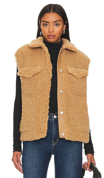 ena pelly coco faux fur vest in tan in camel