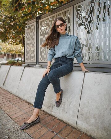 shoes,ballet flats,high waisted jeans,black jeans,grey sweater