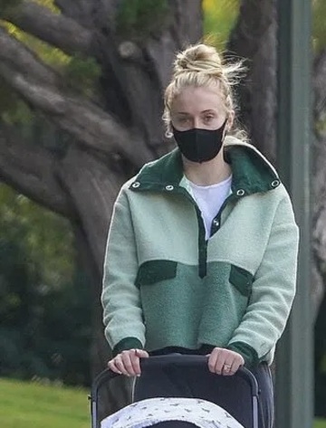 sweater,mint green pullover,sophie turner